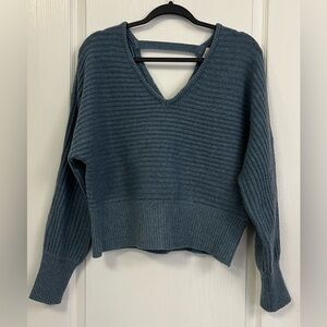 Pink Rose V-Neck Ribbed Crop Sweater - Smoky Teal/Blue Sz Large
